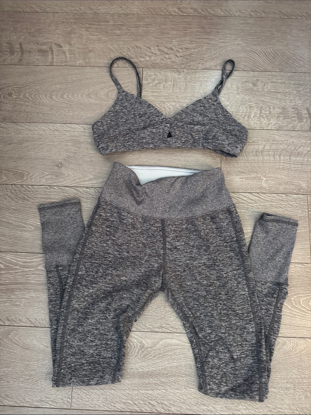 NWOT ALO Soft Gray Seamless Bralette & High-Waist Leggings Set